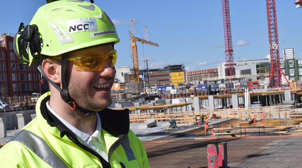 Mand fra NCC på byggeplads